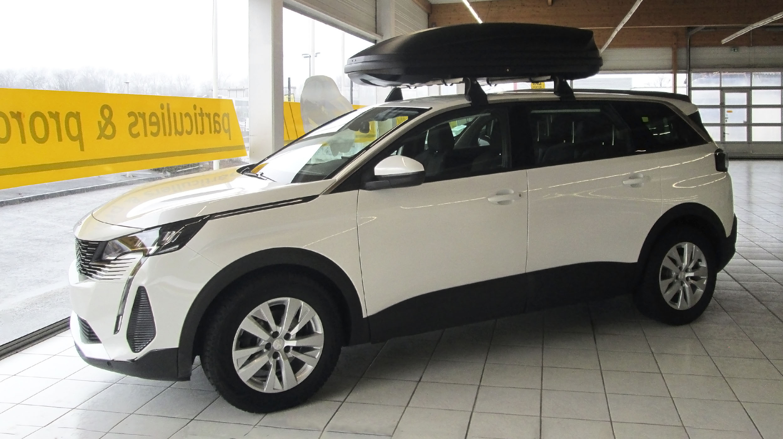 Peugeot-5008-coffre-de-toit-2022