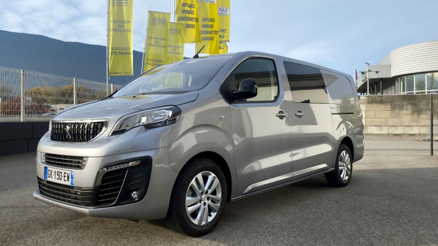 Peugeot Traveller double cabine 6 places SEIGLE LOCATION